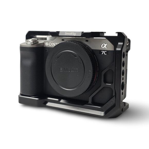 Sony a7C (Low Shutter) Camera + Smallrig Cage & More - Excellent Condition - Picture 2 of 15